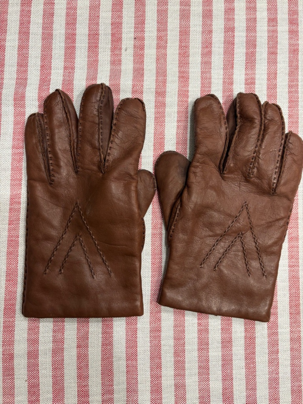 Bloomingdale's Brown Leather Driving Gloves